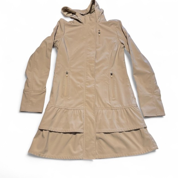 Athleta Shelter Cove Rain Jacket Sz S Beige Ruffle Long Soft Shell Hooded Trench - Picture 3 of 8